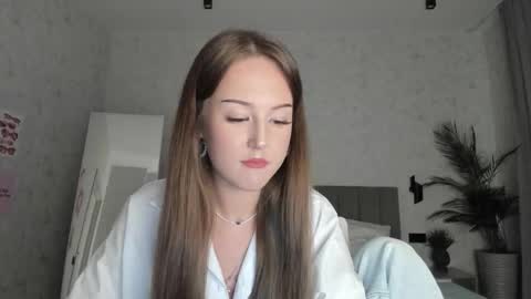 Lina online show from 10/06/25, 09:40