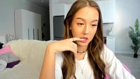 Lina online show from 02/22/26, 08:46