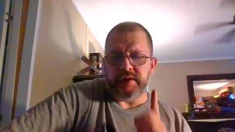 Snapshot of gobey33 chatting on 09/17/25, 02:08 IDKIDCIDGAF online show from 09/17/25, 02:08