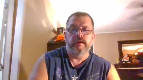 Snapshot of gobey33 chatting on 10/01/25, 02:50 IDKIDCIDGAF online show from 10/01/25, 02:50