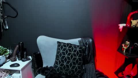 Snapshot of goddesleila chatting on 02/26/26, 04:28 GoddesLeila online show from 02/26/26, 04:28