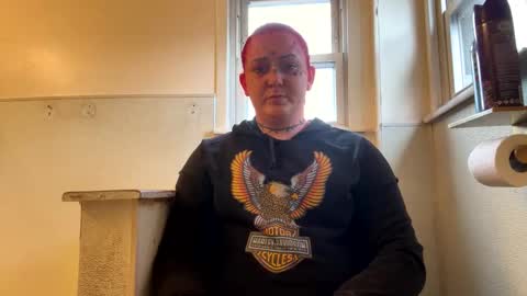 Snapshot of goddess182002 chatting on 10/27/25, 04:55 goddess182002 online show from 10/27/25, 04:55