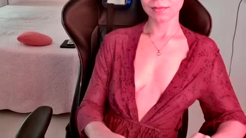 Snapshot of goddess_artemis_ chatting on 06/12/26, 12:53 Fauna online show from 06/12/26, 12:53