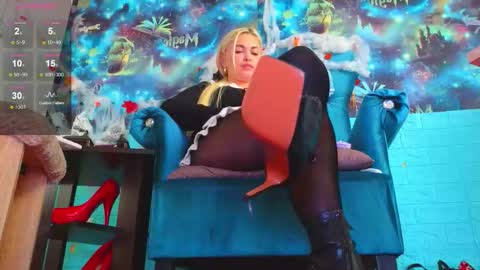 Mrs. Isabella online show from 10/23/25, 05:40