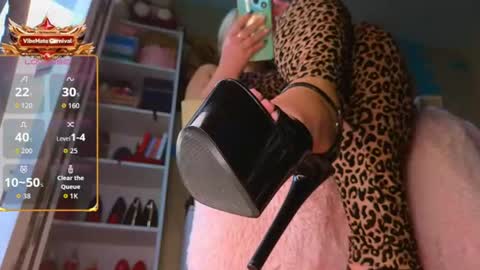Snapshot of goddess_isabella11 chatting on 08/06/26, 03:08 Mrs. Isabella online show from 08/06/26, 03:08