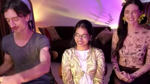   330 UTC2 girls   online show from 04/16/26, 02:34