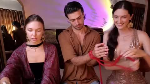   330 UTC2 girls   online show from 04/18/26, 02:37