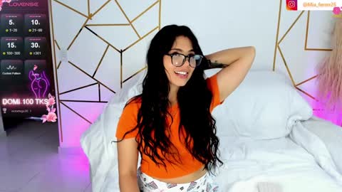 Mia online show from 12/30/24, 04:31