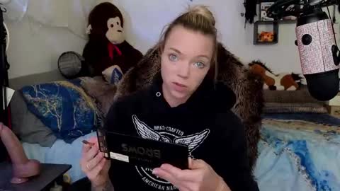 Patricia Mars           Goddess of Mars twitter thegoddessmindy online show from 11/06/25, 03:35