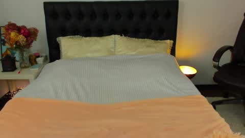 Katrin online show from 10/14/25, 05:41