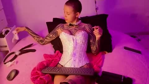 vee online show from 03/05/26, 12:06