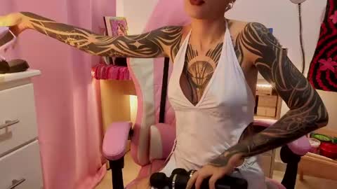 vee online show from 04/23/26, 12:01