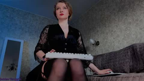 Snapshot of goddess_verdgyvi chatting on 06/05/26, 10:43 Verdgy online show from 06/05/26, 10:43