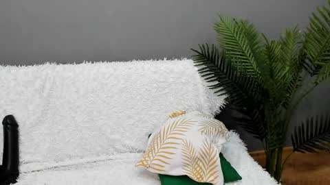 Snapshot of goddessemily_ chatting on 12/17/24, 08:23 goddessemily_ online show from 12/17/24, 08:23