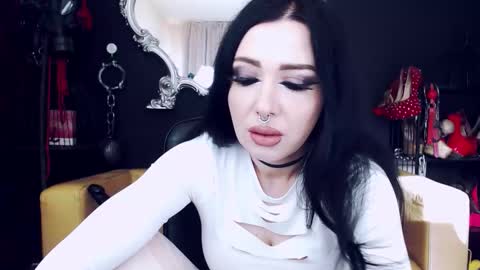 Snapshot of goddessgeorgia chatting on 10/12/25, 01:32 Goddess Georgia online show from 10/12/25, 01:32