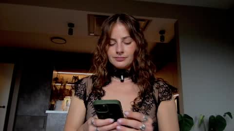 Snapshot of goddessmiamuse chatting on 04/03/26, 12:14 goddessmiamuse online show from 04/03/26, 12:14