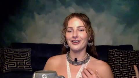 Snapshot of goddessmiamuse chatting on 06/04/26, 08:15 goddessmiamuse online show from 06/04/26, 08:15