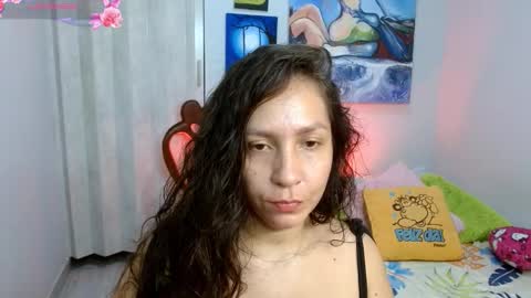  Naih Reyes online show from 10/08/25, 03:59