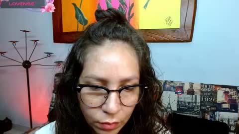  Naih Reyes online show from 10/14/25, 04:57