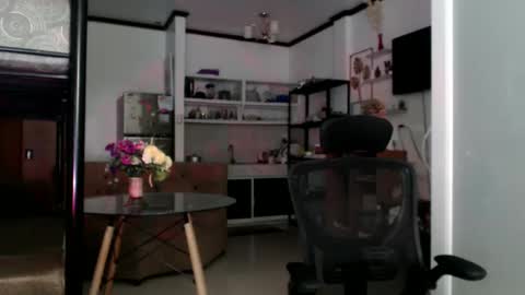 Eva online show from 12/16/24, 02:36