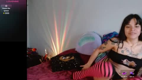 Snapshot of goddessultraviolet chatting on 12/05/24, 04:12 goddessultraviolet online show from 12/05/24, 04:12