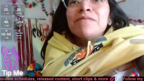 Snapshot of goddessultraviolet chatting on 03/09/25, 06:21 goddessultraviolet online show from 03/09/25, 06:21