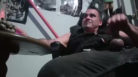 Snapshot of godsbane_the_devil_apart chatting on 12/29/24, 07:28 The Devil Hekda online show from 12/29/24, 07:28