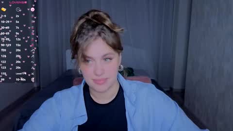 Lilya online show from 09/18/25, 04:31