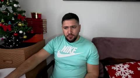 Snapshot of gold_alpha_boy chatting on 12/05/25, 09:29 gold_alpha_boy online show from 12/05/25, 09:29