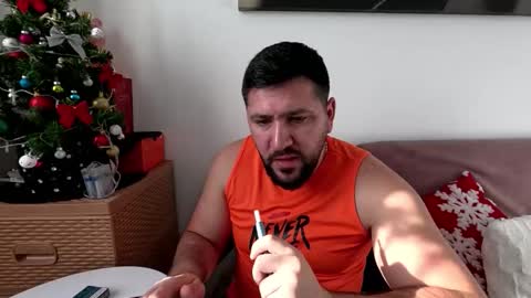 Snapshot of gold_alpha_boy chatting on 12/19/25, 10:33 gold_alpha_boy online show from 12/19/25, 10:33