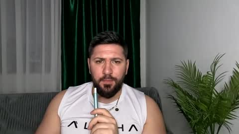 Snapshot of gold_alpha_boy chatting on 04/29/26, 07:42 gold_alpha_boy online show from 04/29/26, 07:42
