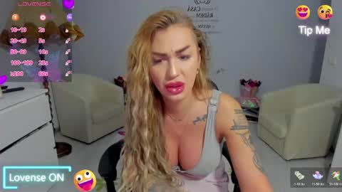 Nicole.. online show from 03/23/26, 03:21