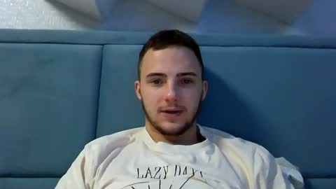 Snapshot of golden_boyyy21 chatting on 01/11/25, 04:59 Golden boyyy21 online show from 01/11/25, 04:59