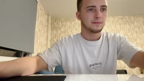 Snapshot of golden_boyyy21 chatting on 01/22/25, 05:28 Golden boyyy21 online show from 01/22/25, 05:28