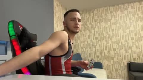 Snapshot of golden_boyyy21 chatting on 01/29/25, 01:38 Golden boyyy21 online show from 01/29/25, 01:38
