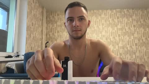 Snapshot of golden_boyyy21 chatting on 02/01/25, 10:48 Golden boyyy21 online show from 02/01/25, 10:48