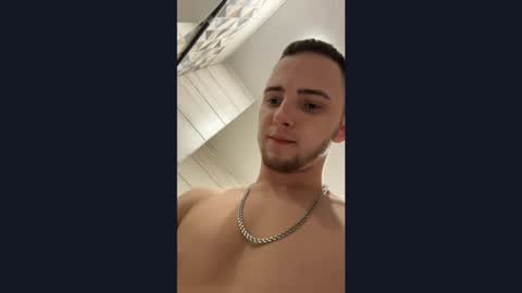 Snapshot of golden_boyyy21 chatting on 02/08/25, 02:05 Golden boyyy21 online show from 02/08/25, 02:05