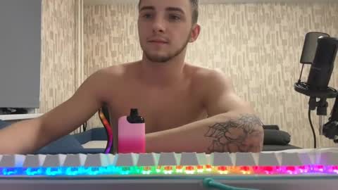 Snapshot of golden_boyyy21 chatting on 02/20/25, 05:51 Golden boyyy21 online show from 02/20/25, 05:51