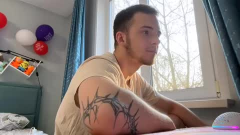 Snapshot of golden_boyyy21 chatting on 02/28/25, 01:47 Golden boyyy21 online show from 02/28/25, 01:47
