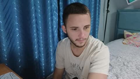 Snapshot of golden_boyyy21 chatting on 09/16/25, 07:15 Golden boyyy21 online show from 09/16/25, 07:15