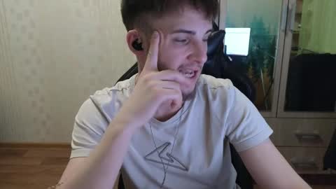 Golden boyyy21 online show from 04/19/26, 09:50