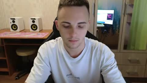 Golden boyyy21 online show from 07/07/26, 05:39
