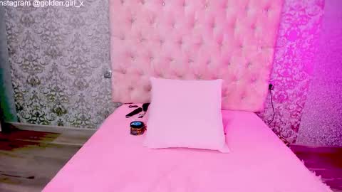Snapshot of golden_girl__ chatting on 09/15/25, 01:38 golden girl online show from 09/15/25, 01:38