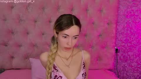 Snapshot of golden_girl__ chatting on 02/25/26, 02:10 golden girl online show from 02/25/26, 02:10