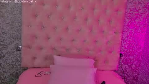 Snapshot of golden_girl__ chatting on 02/27/26, 02:00 golden girl online show from 02/27/26, 02:00
