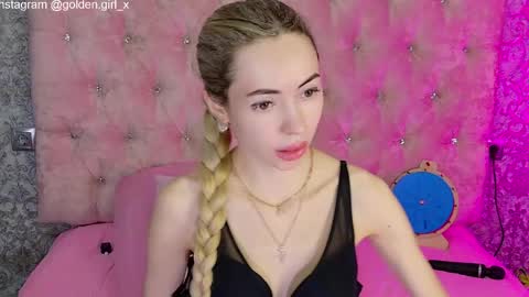 Snapshot of golden_girl__ chatting on 05/23/26, 02:17 golden girl online show from 05/23/26, 02:17