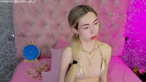 Snapshot of golden_girl__ chatting on 06/07/26, 01:43 golden girl online show from 06/07/26, 01:43