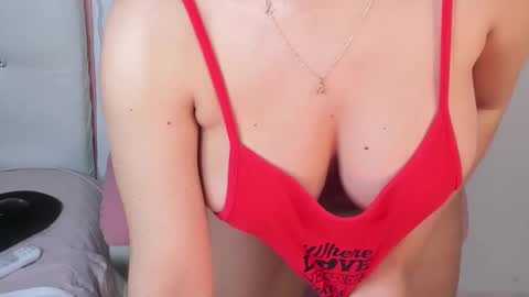 golden_issy online show from 01/09/26, 01:30