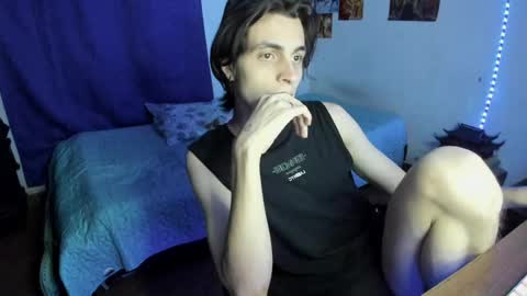 Snapshot of golden_ryan chatting on 04/29/26, 04:05 Jmmmm online show from 04/29/26, 04:05