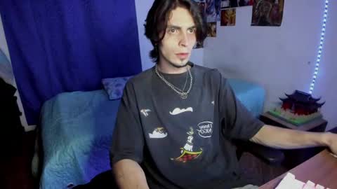 Snapshot of golden_ryan chatting on 05/02/26, 11:26 Jmmmm online show from 05/02/26, 11:26